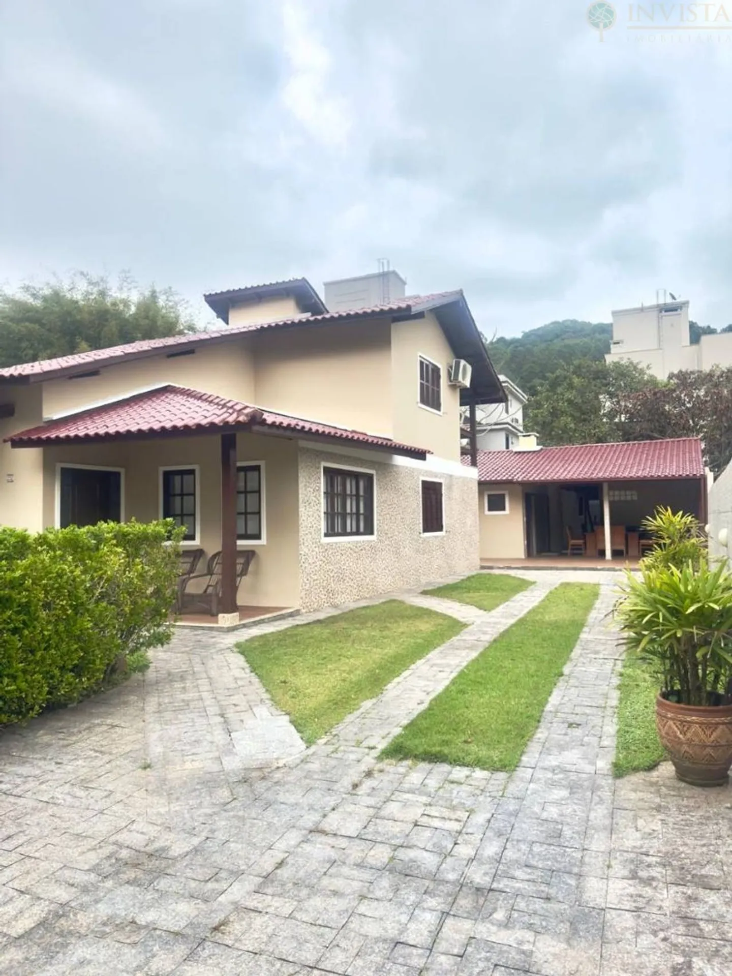 4-bedroom house with a grill on the balcony in Florianópolis — photo 5
