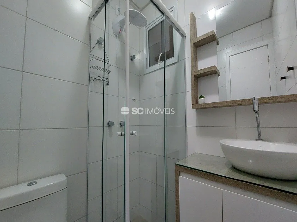 2-bedroom apartment with a washing machine in Florianópolis — photo 18