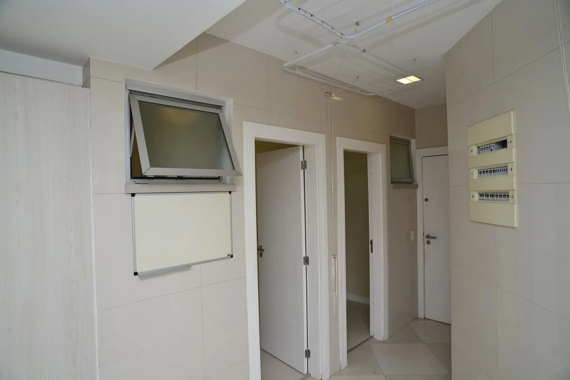Ванна та 4 спальні: квартира 300 м² — photo 63