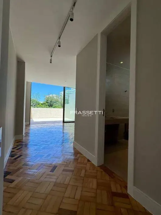 4 quartos e janelas do piso ao teto: apartamento de 460 m² — photo 27
