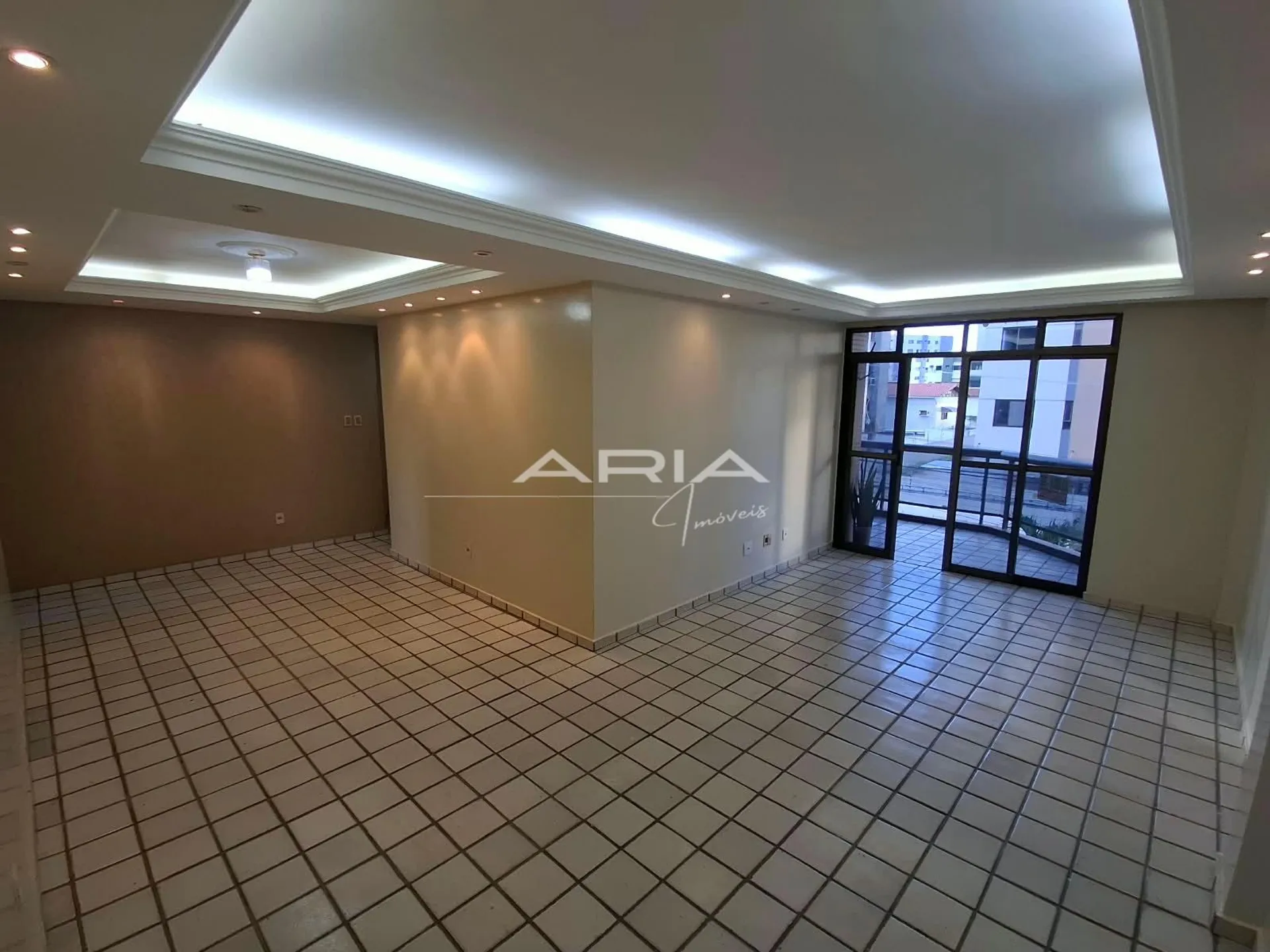 Орендна квартира з 4 спальнями та 145 м²