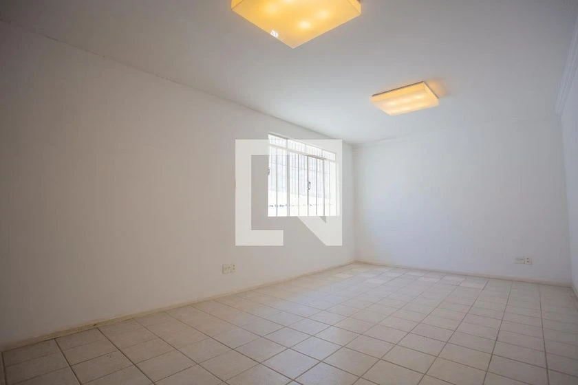 House with 6 bedrooms and a private garden — photo 6