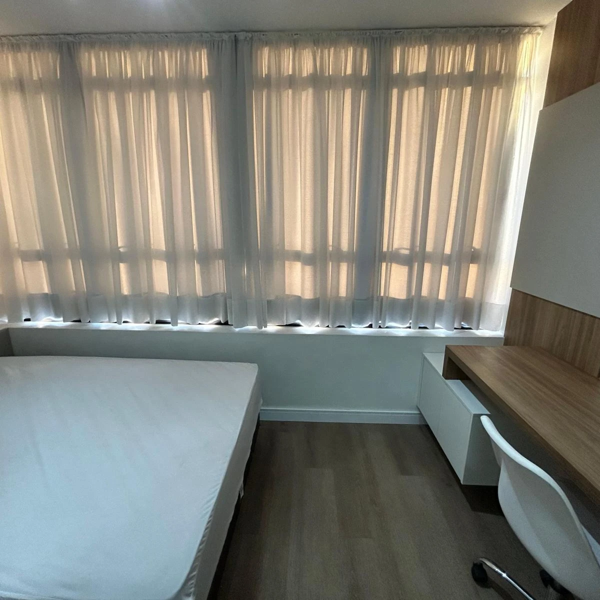 Floor-to-ceiling windows in a one-bedroom apartment, 45 m² — photo 10