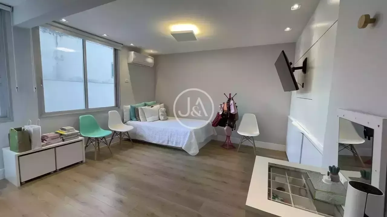 Furnished 220 m² apartment with 4 bedrooms and 3 suites — photo 5