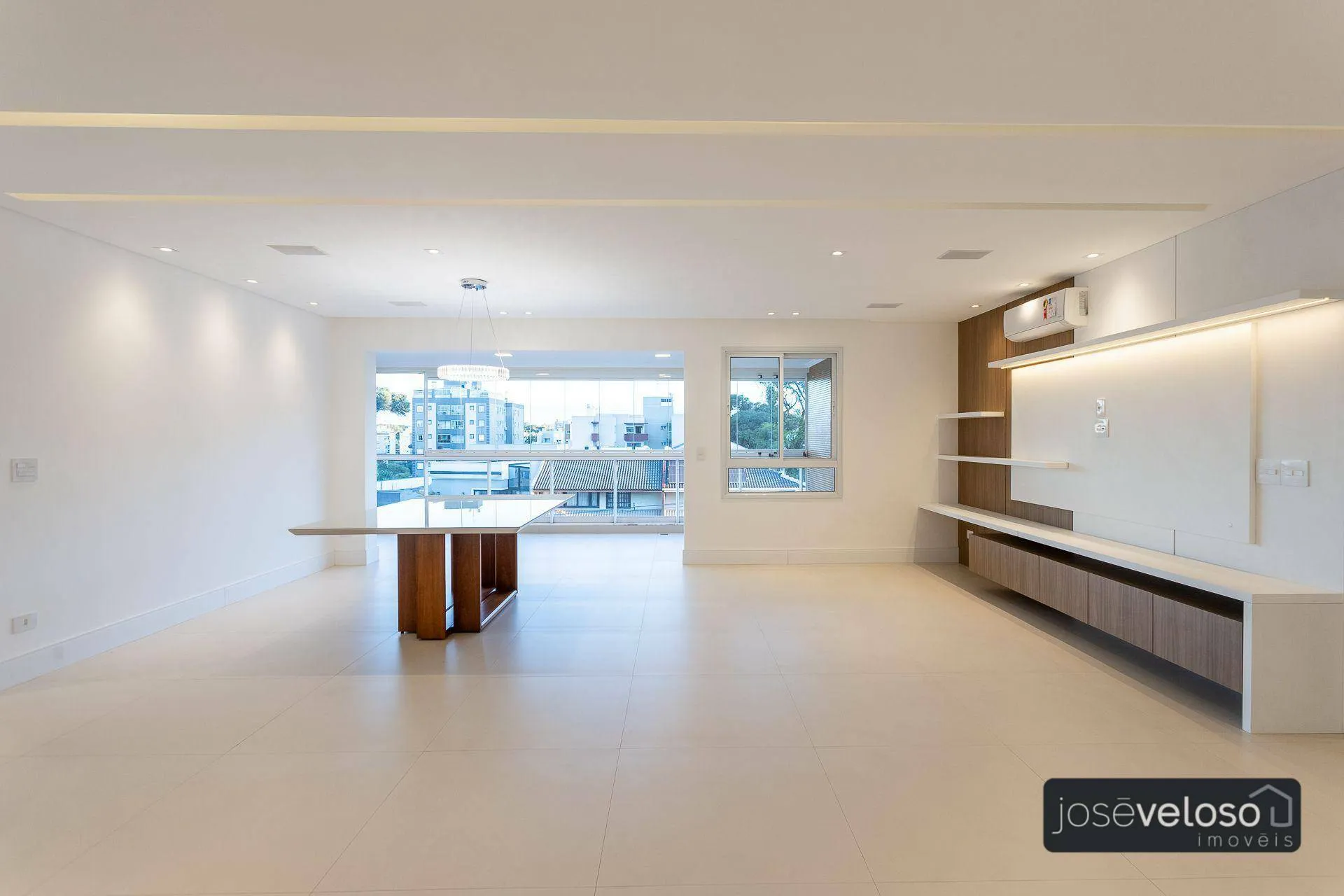 Apartment with open-plan kitchen and 4 bedrooms, 297 m² — photo 11