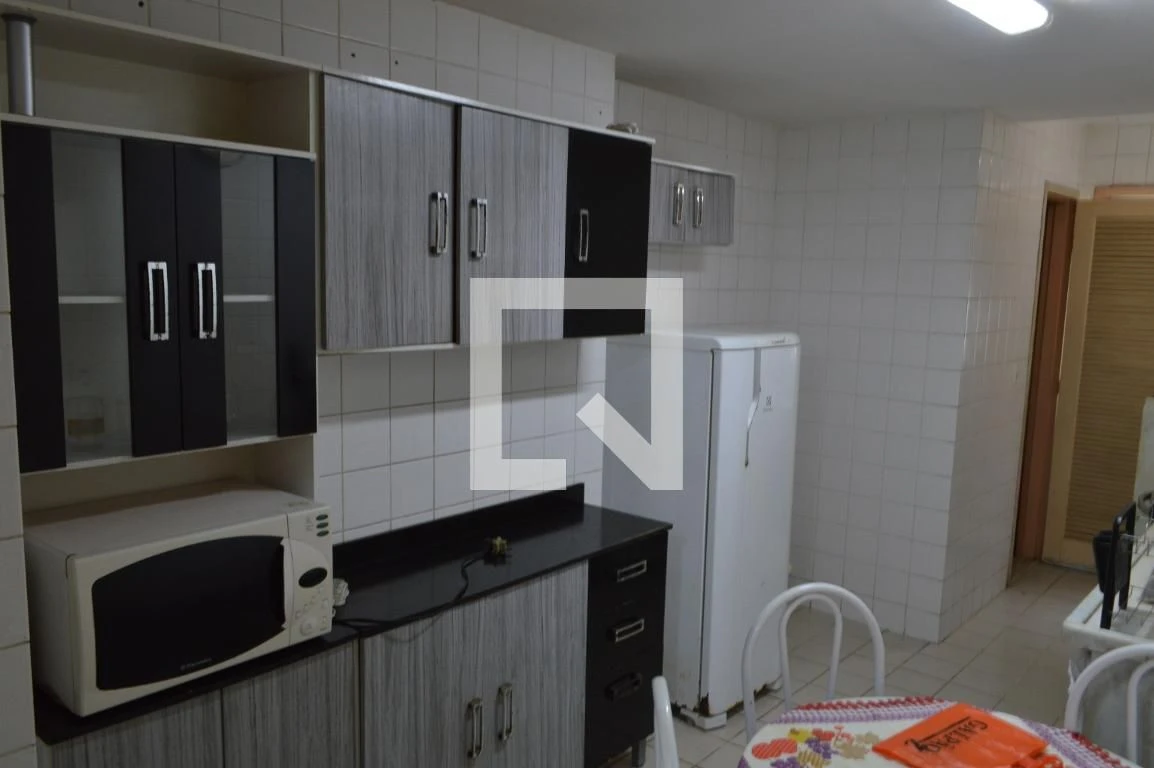 Furnished apartment with 3 bedrooms and a balcony — photo 2