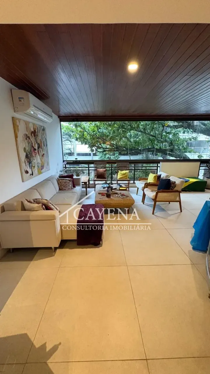Furnished 3-bedroom apartment with a gas stove