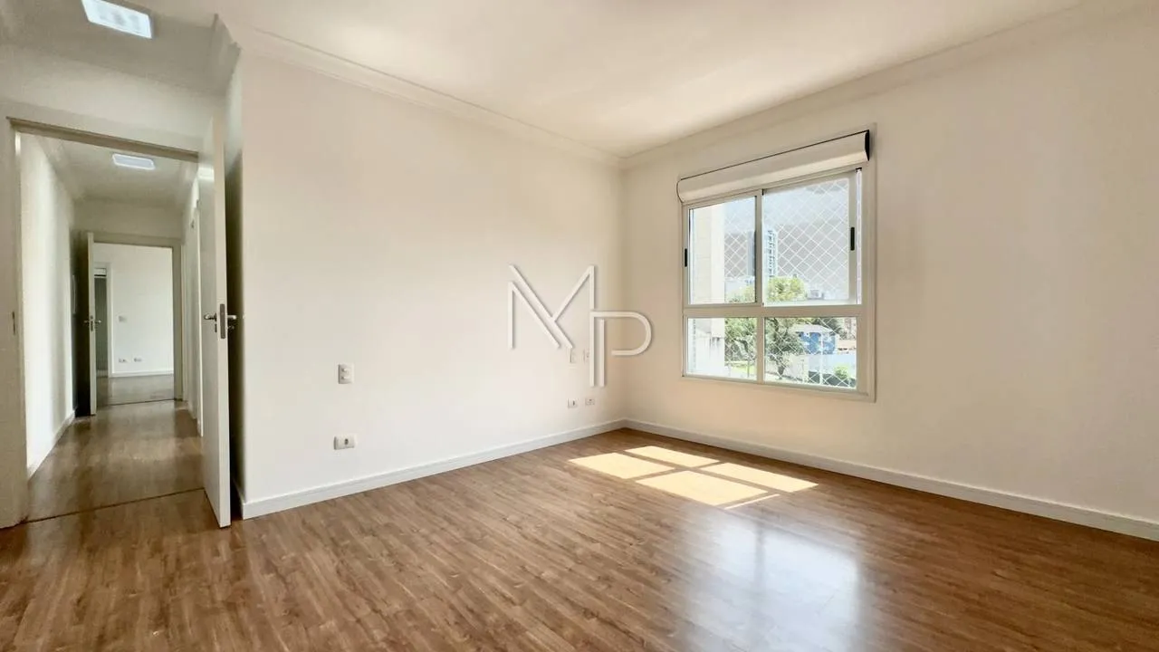 3-bedroom apartment with a grill on the balcony — photo 19