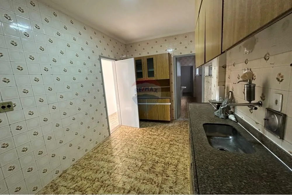 Квартира з 2 спальнями, у будинку є тренажерний зал — photo 25