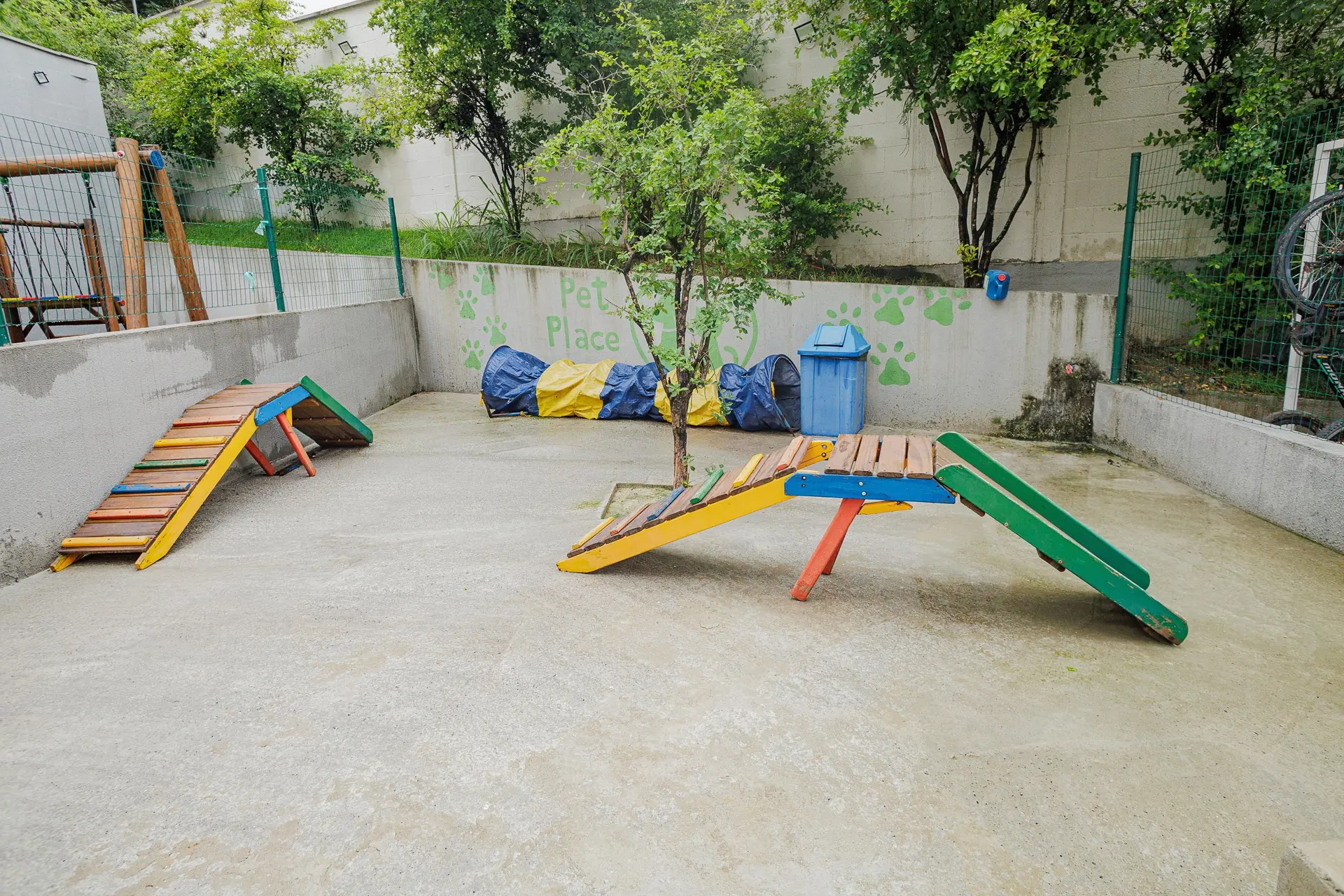 2-bedroom apartment in a building with a gym — photo 14