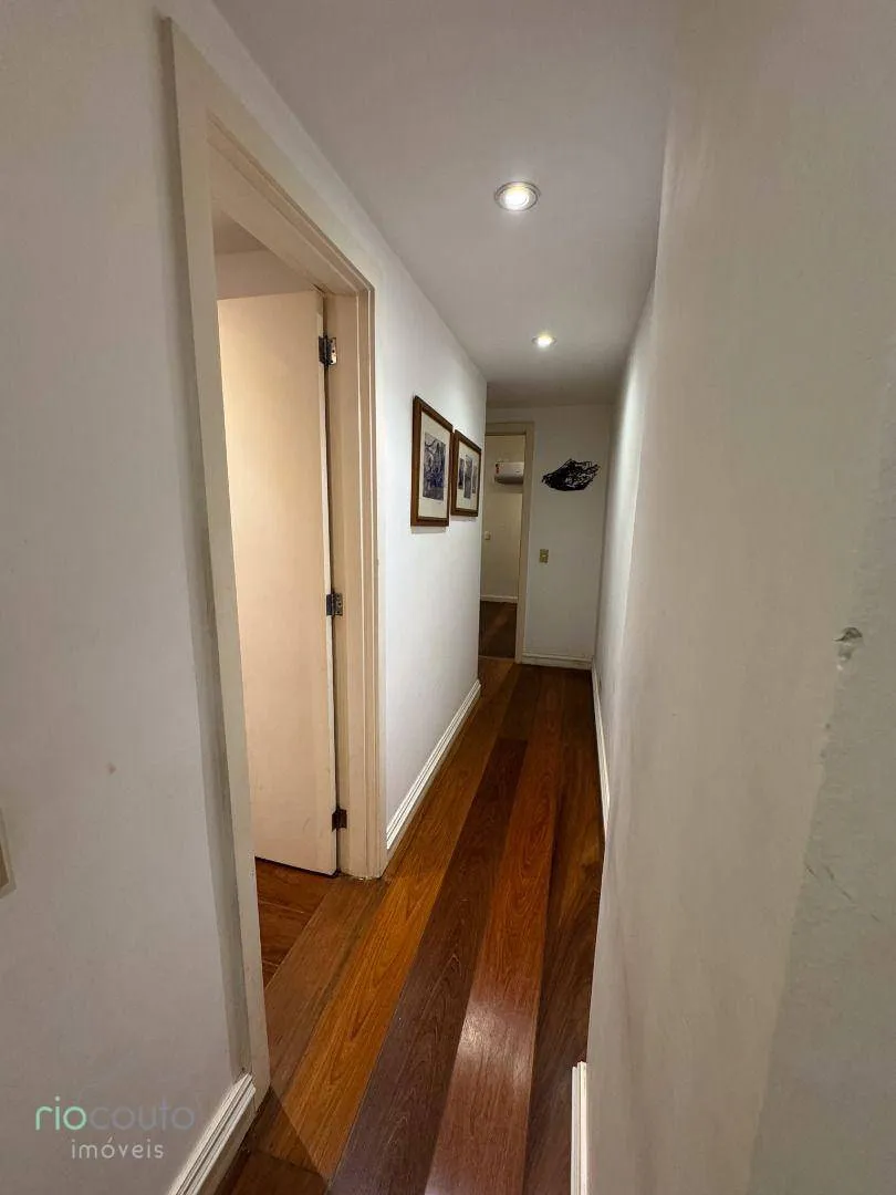 Apartment with 4 bedrooms and balconies, 370 m² — photo 24