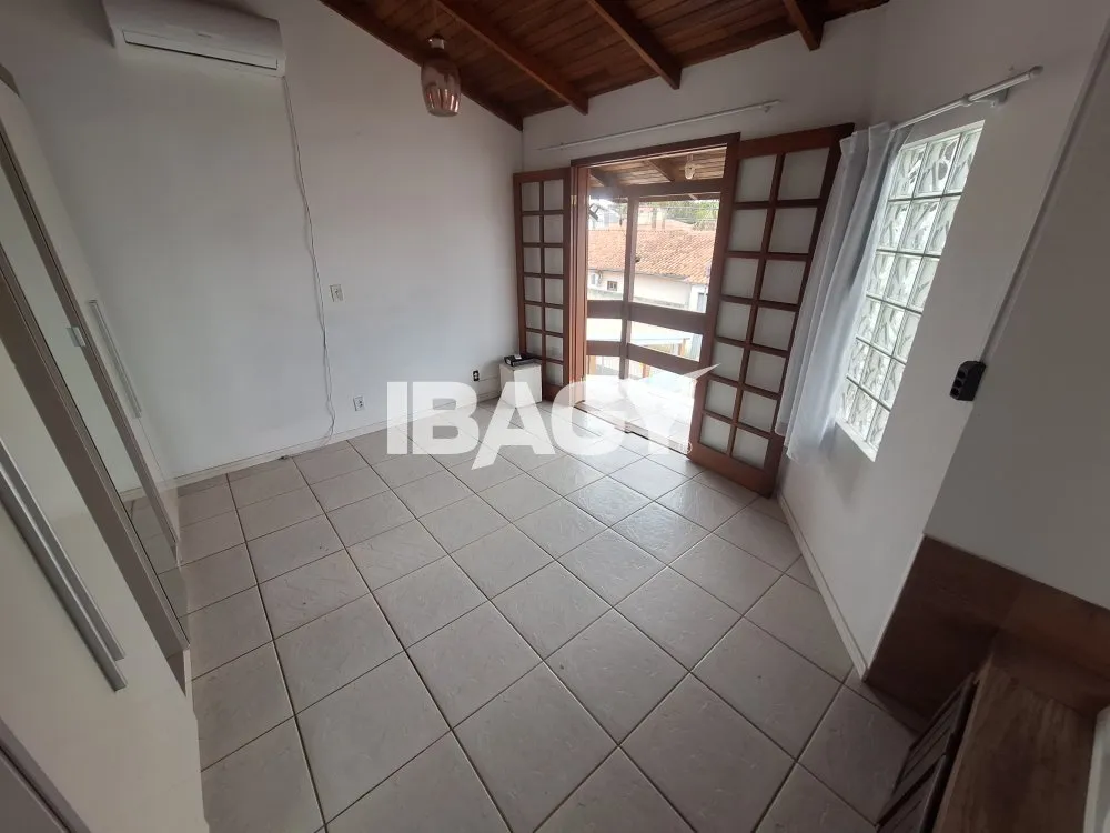 Casa de 3 dormitorios con parrilla de balcón — photo 11
