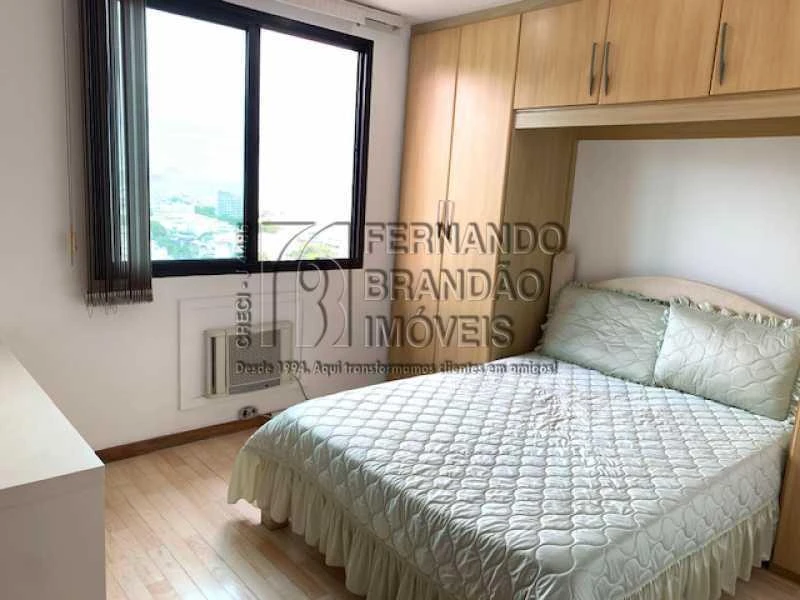 4-bedroom apartment with a bathtub — photo 5