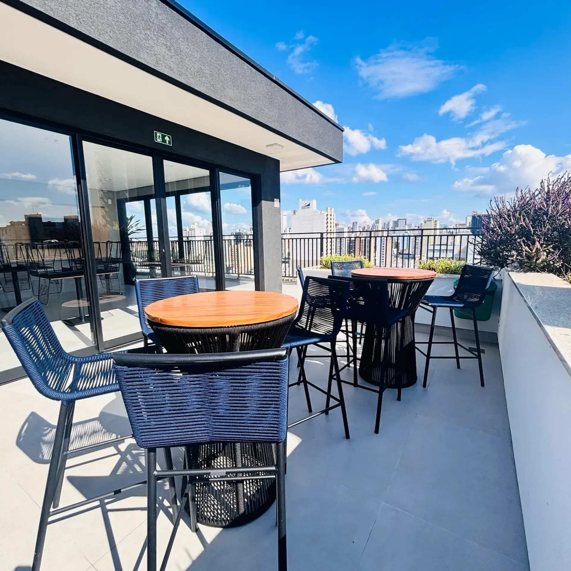 Apartamento mobiliado com 2 quartos e varanda — photo 31