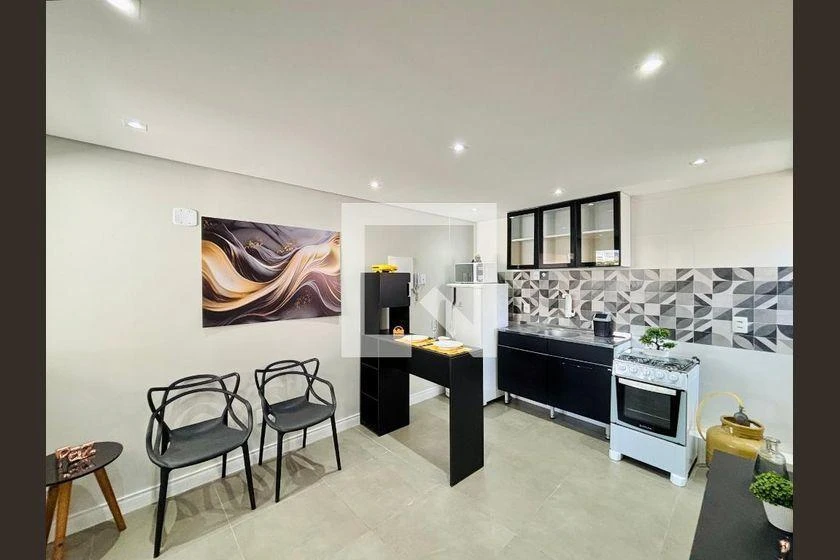 Apartamento mobiliado com 1 quarto e cozinha integrada