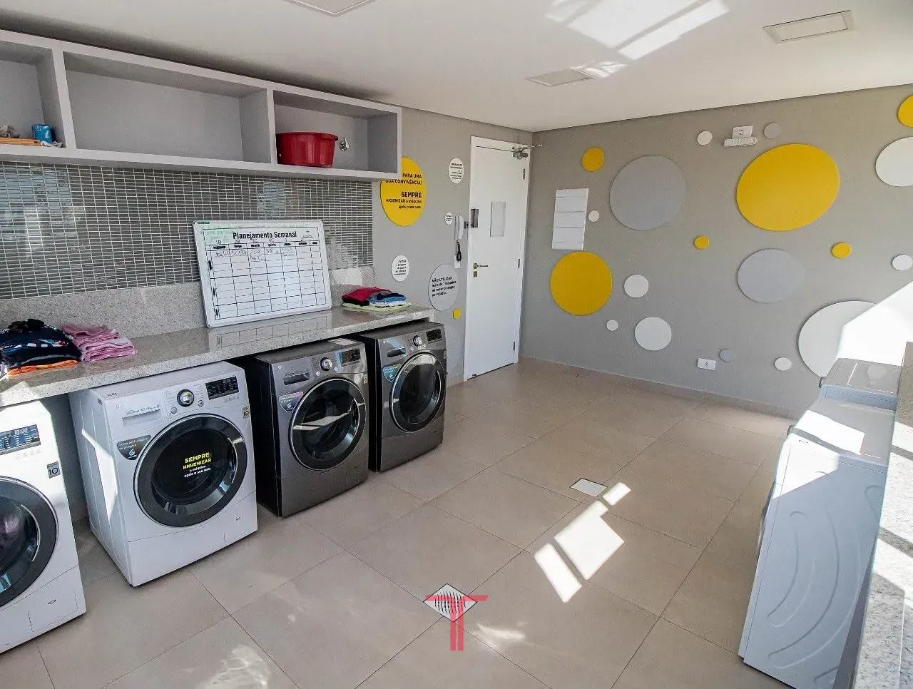 Furnished 1-bedroom apartment with 59 m² of space — photo 15