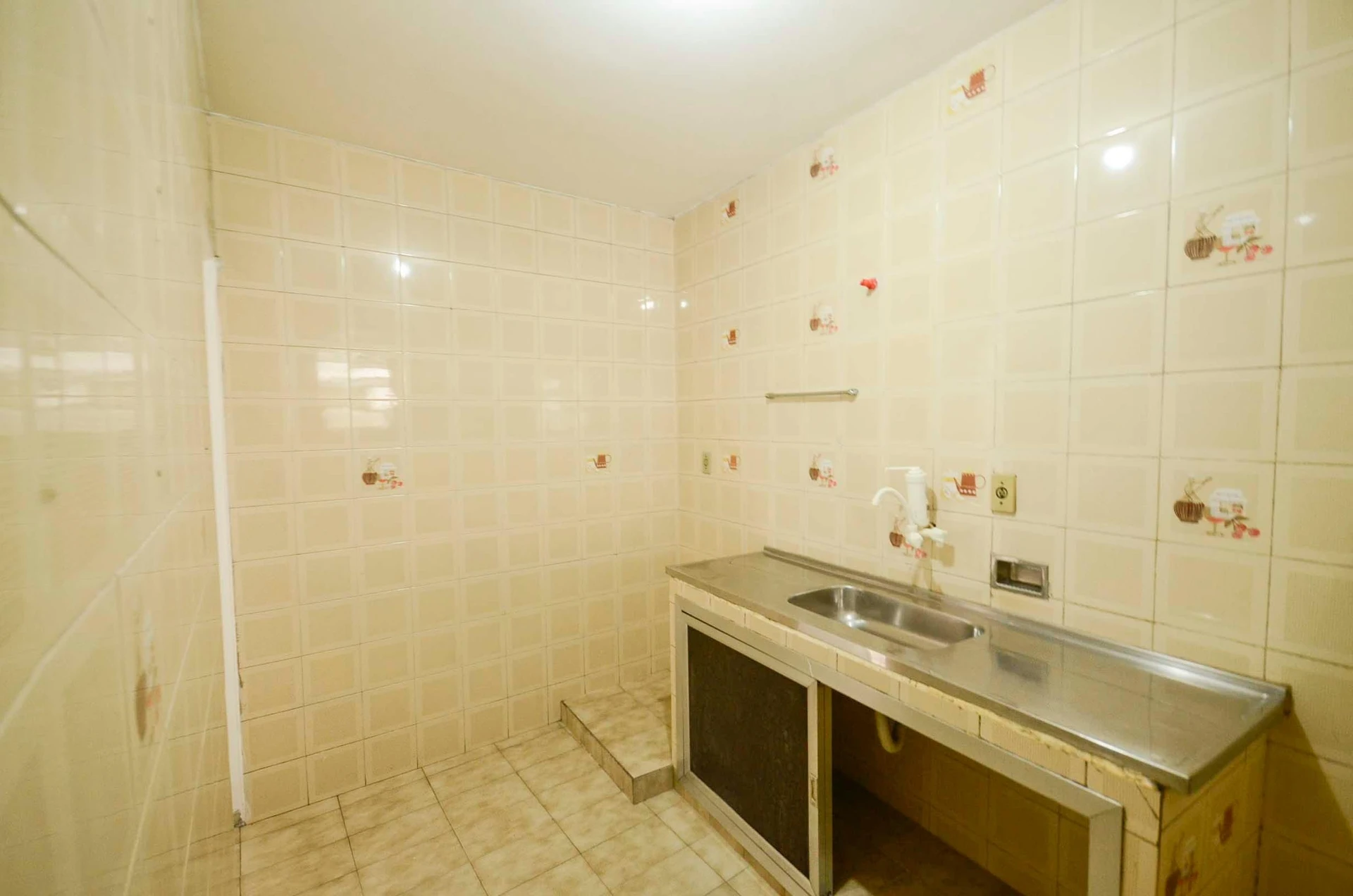Rental apartment with 2 bedrooms and a balcony — photo 16