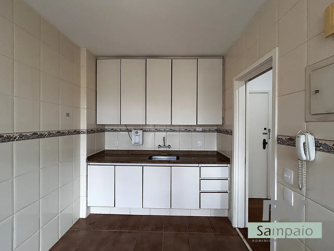 One-bedroom apartment with a mountain view in Rio de Janeiro — photo 8