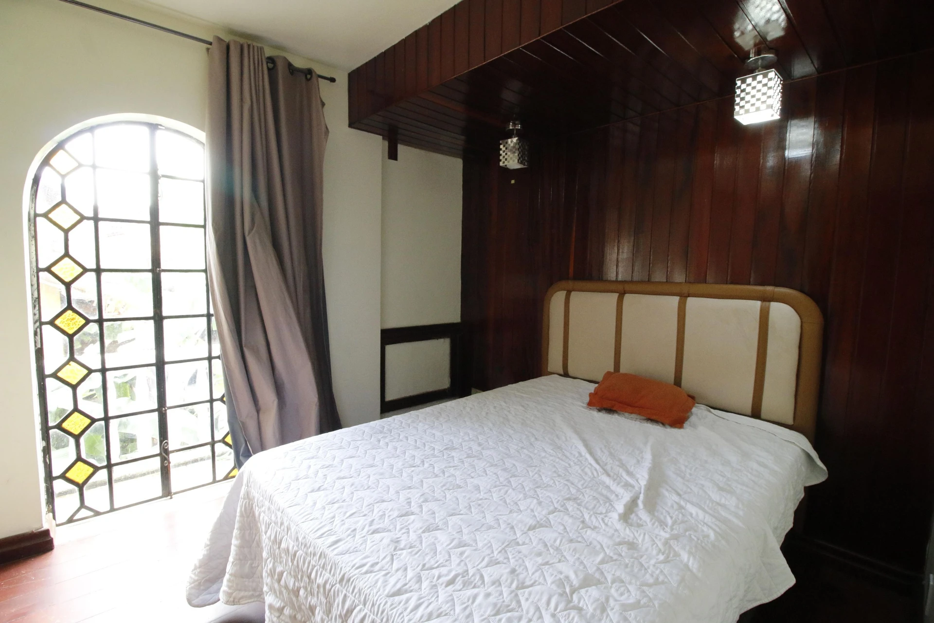 Mountain view in a 3-bedroom house, 460 m² — photo 35