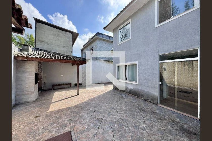 Garden in a 3-bedroom house, 180 m² — photo 47
