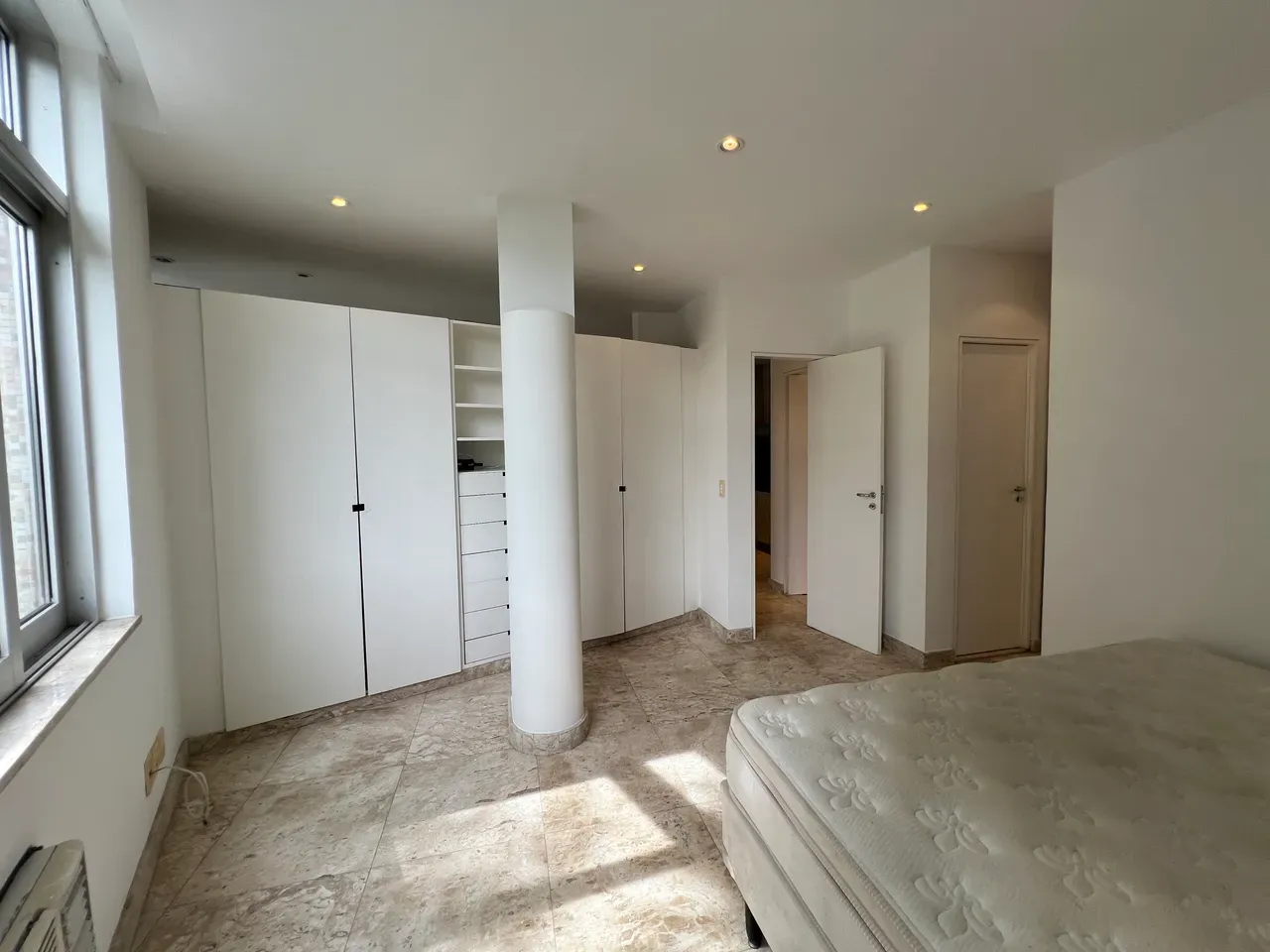 Mountain view in a one-bedroom apartment, 55 m² — photo 11