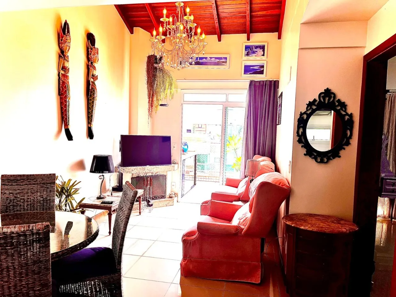 Furnished duplex with 2 en-suite bedrooms and BBQ