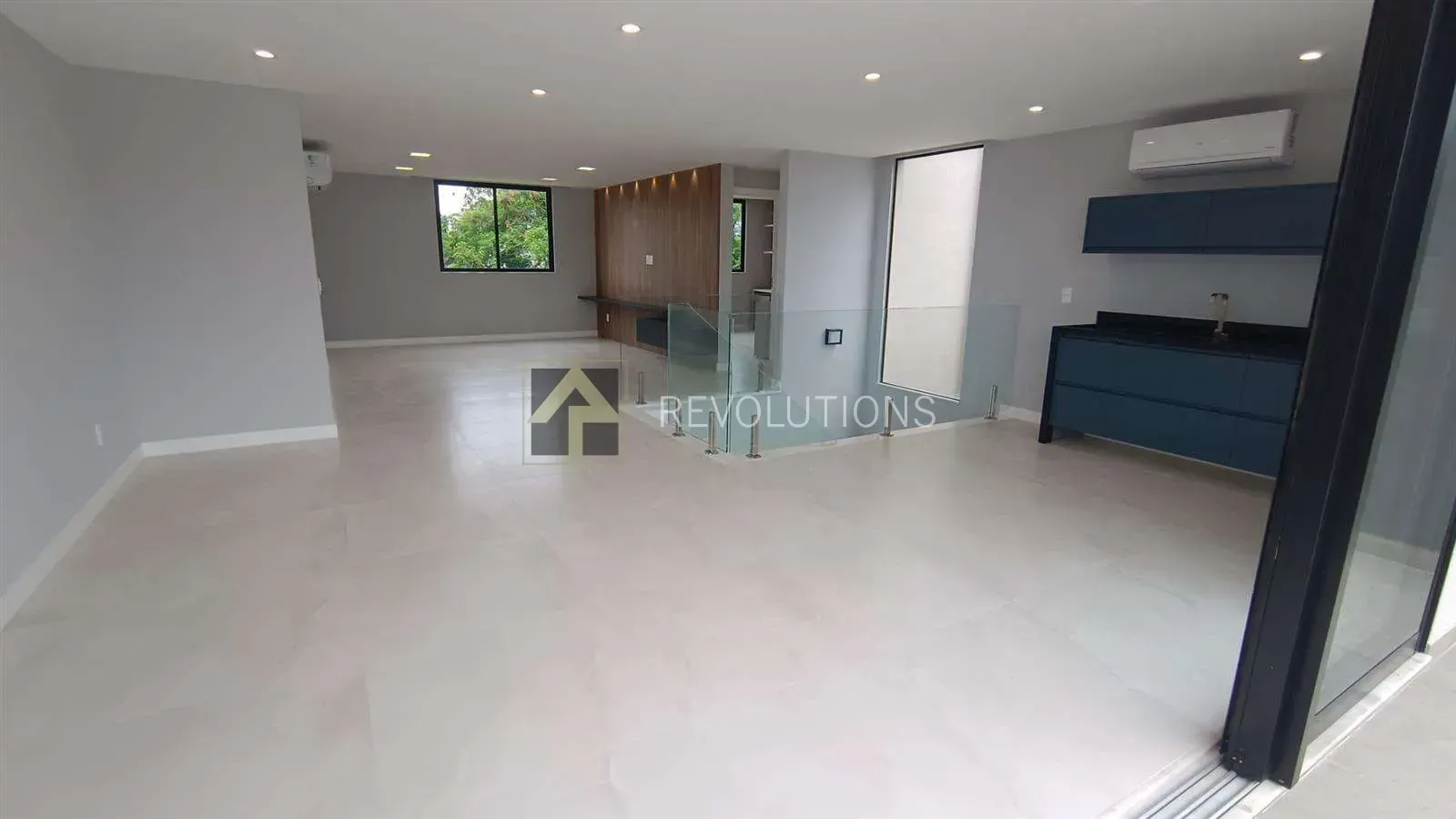 House with 5 bedrooms and 5 en-suites — photo 35