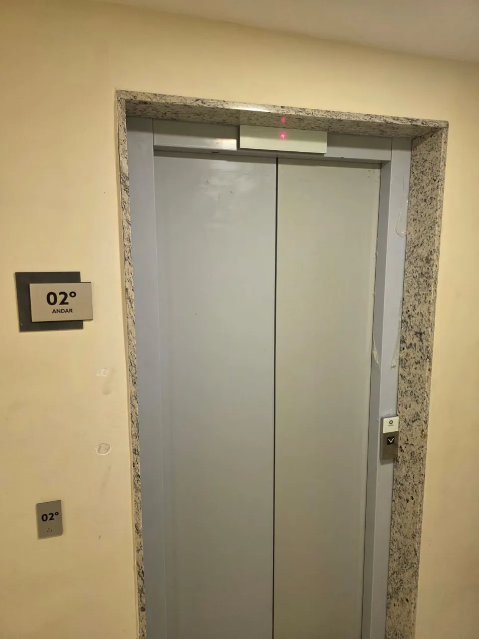 Apartamento mobiliado com 2 quartos e 2 banheiros — photo 2