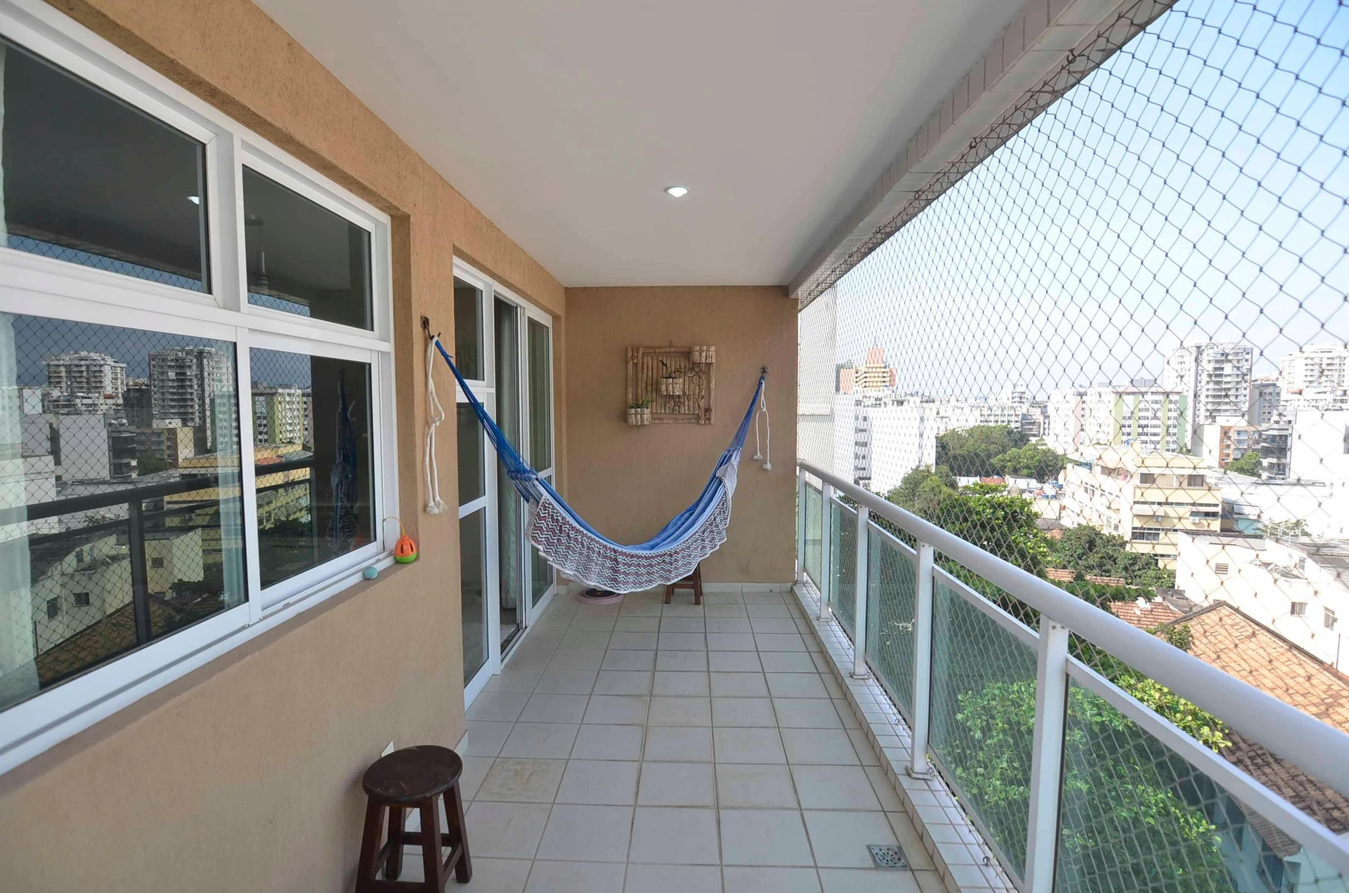 190 m² apartment with a mountain view and a home office — photo 4