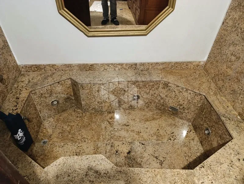 House, 600 m², with a bathtub — photo 34