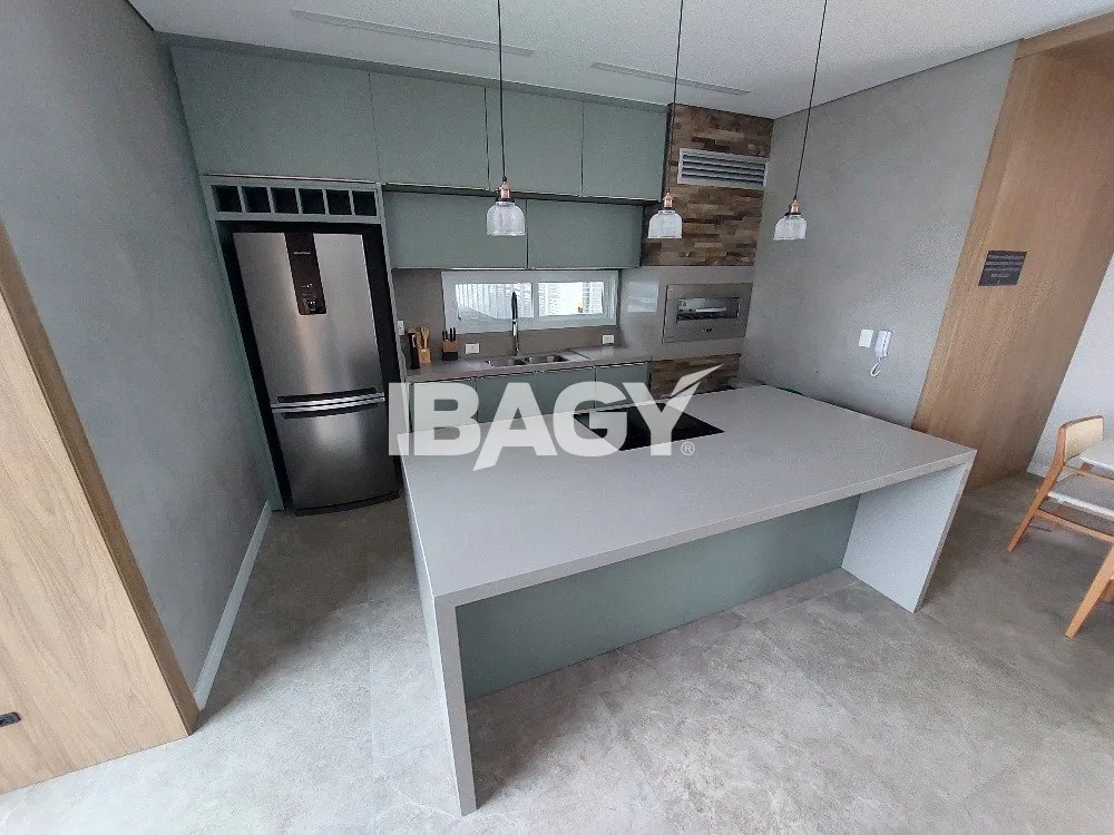 Furnished apartment with 3 bedrooms and 220 m²