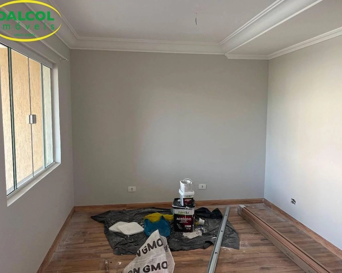 3-bedroom house with wood or laminate floors — photo 24
