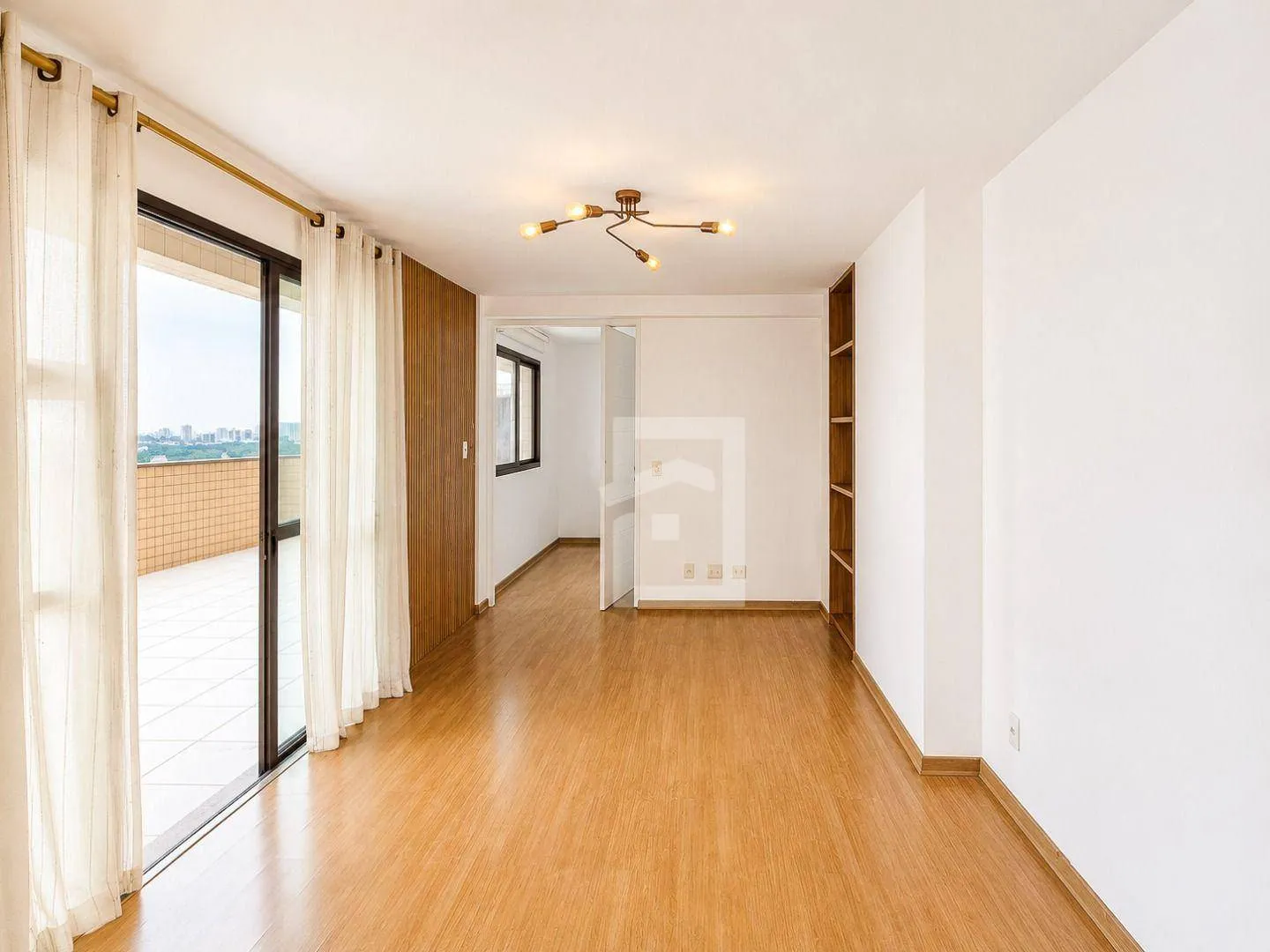 210 m² apartment with 3 bedrooms and glassed balcony — photo 21