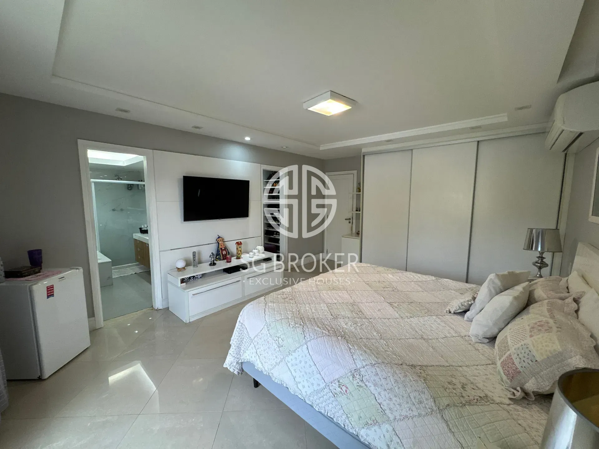 Casa para locação com 5 quartos e churrasqueira na varanda — photo 25