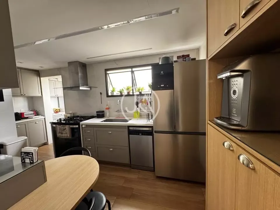Furnished penthouse with 4 bedrooms and 260 m² — photo 3