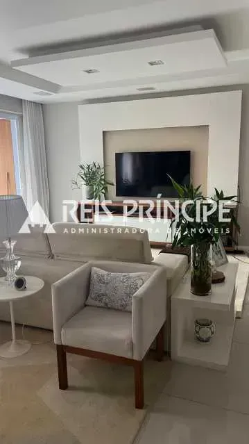 Квартира 116 м² із заскленим балконом та робочим місцем