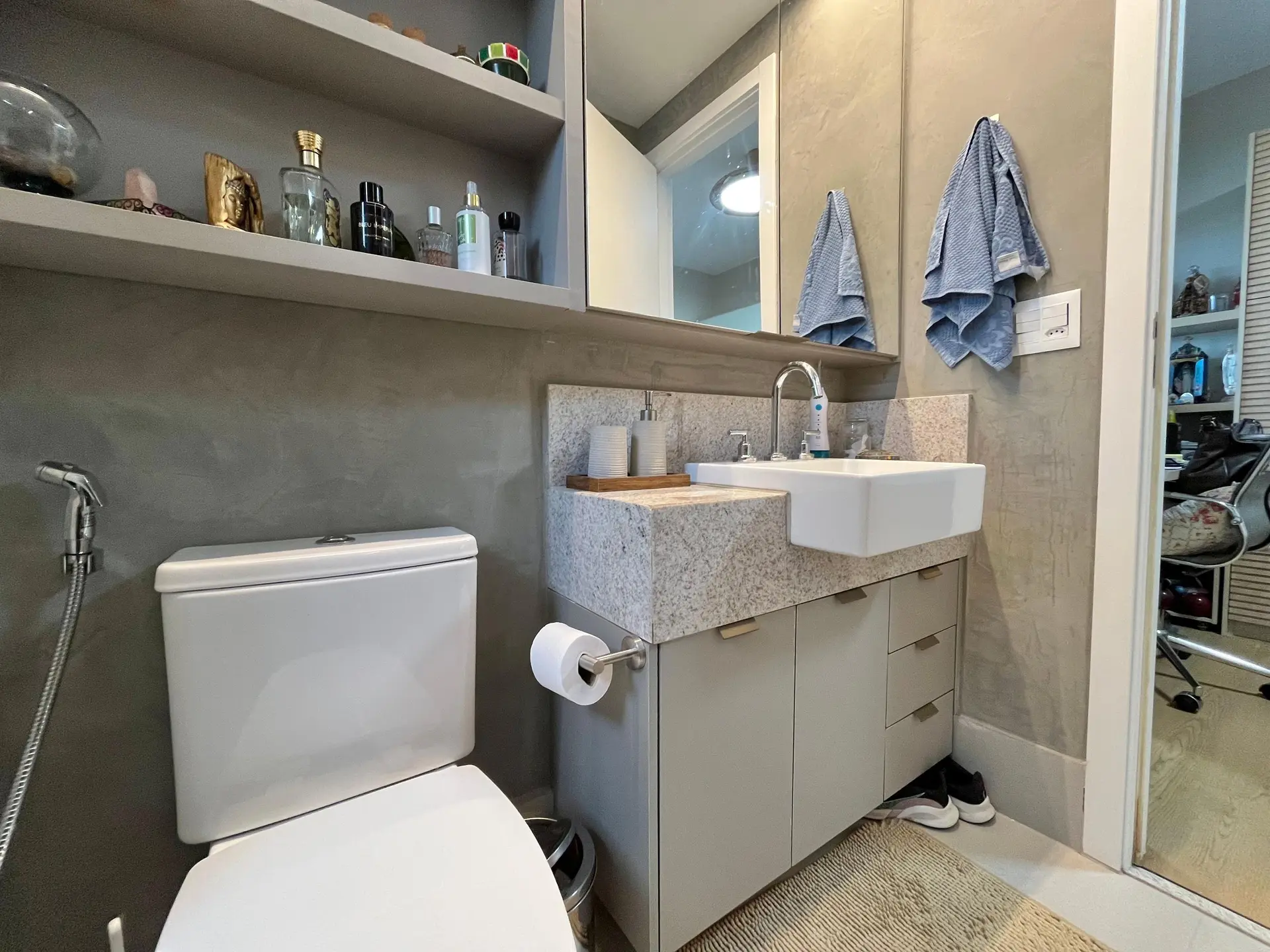 Furnished apartment, 70 m², with a water view — photo 38