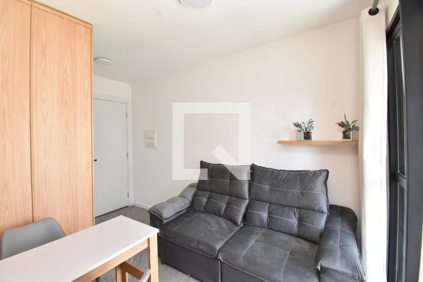 Furnished 1-bedroom apartment with glassed-in balcony — photo 6