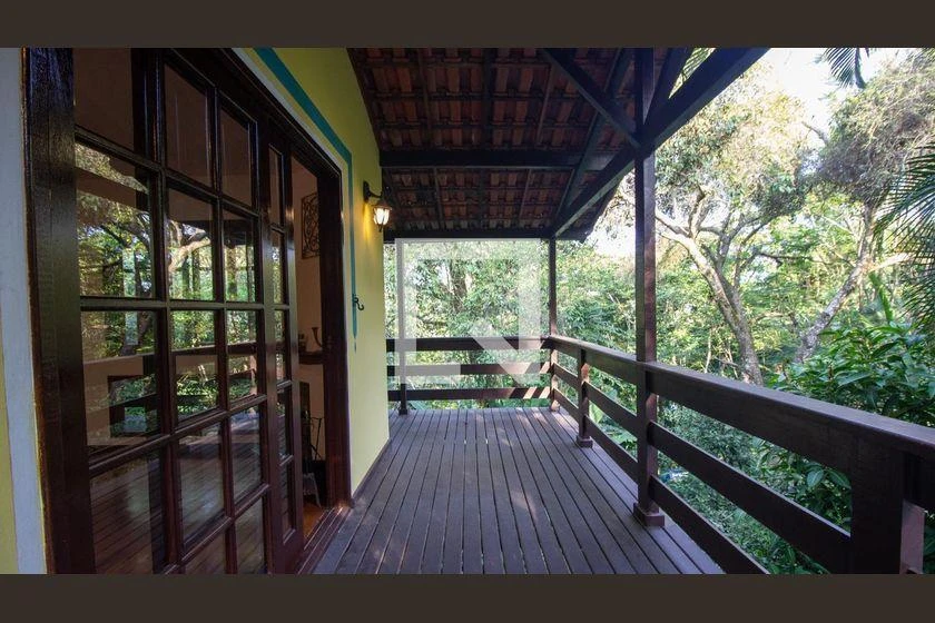 Casa com 4 quartos e churrasqueira na varanda — photo 13