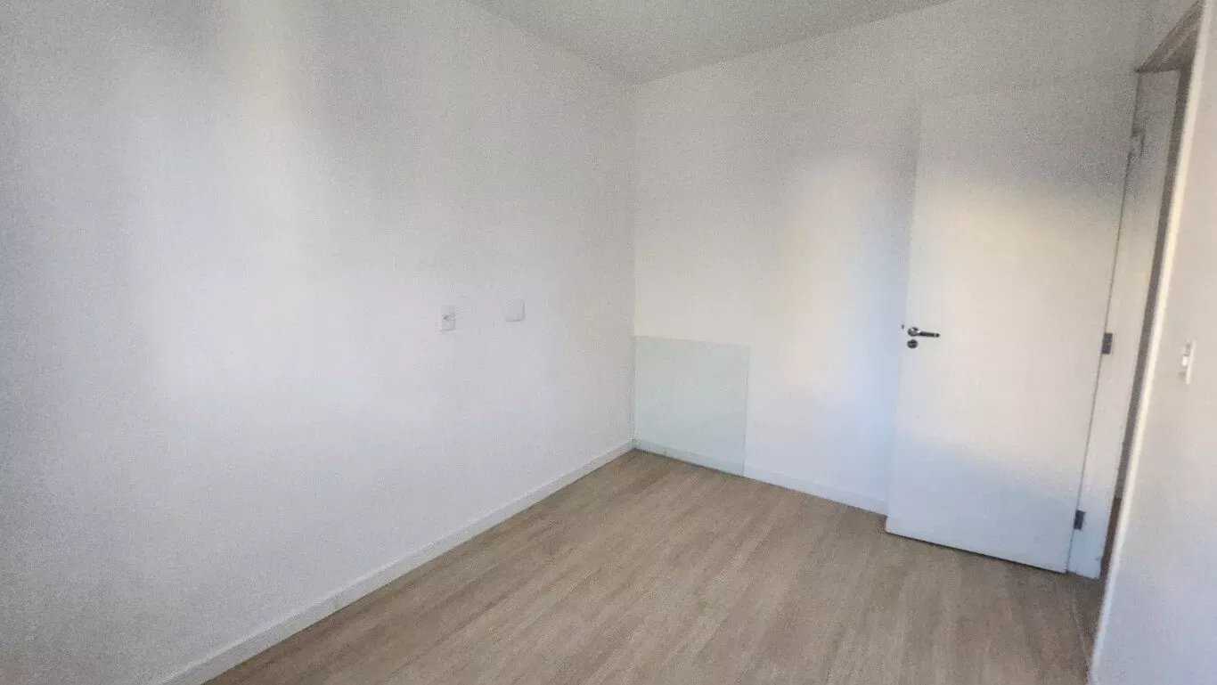 Wood or laminate floors in a 2-bedroom apartment, 53 m² — photo 12