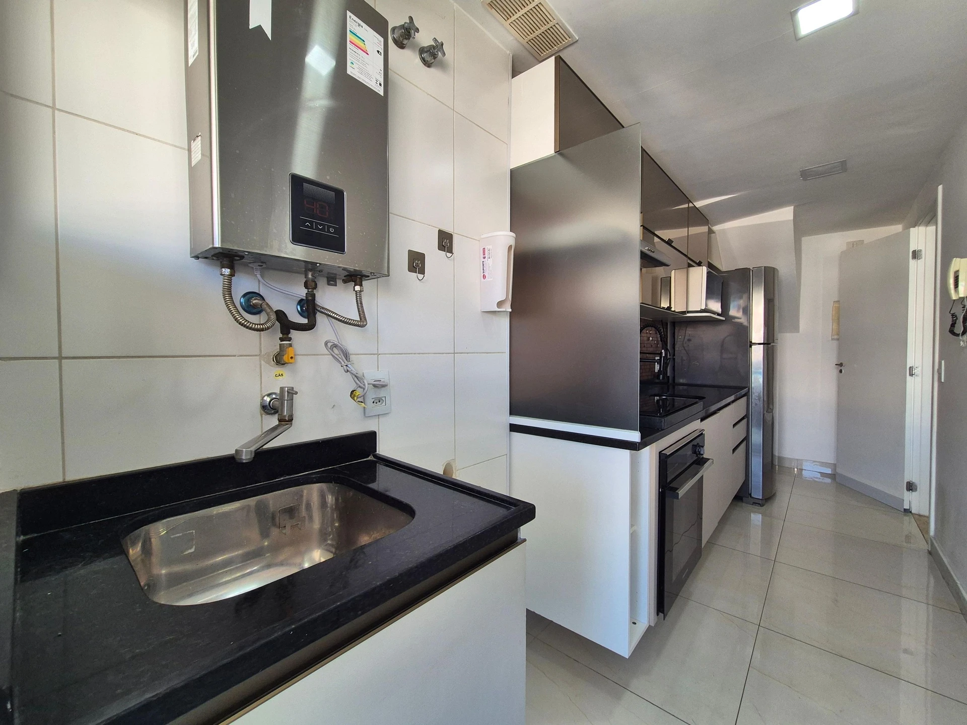Furnished apartment with 5 bedrooms and open-plan kitchen — photo 52