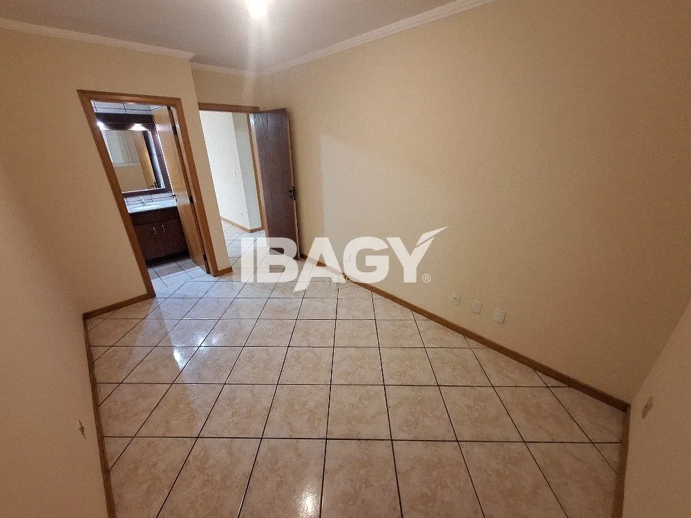 3-bedroom apartment in a building with a pool — photo 17