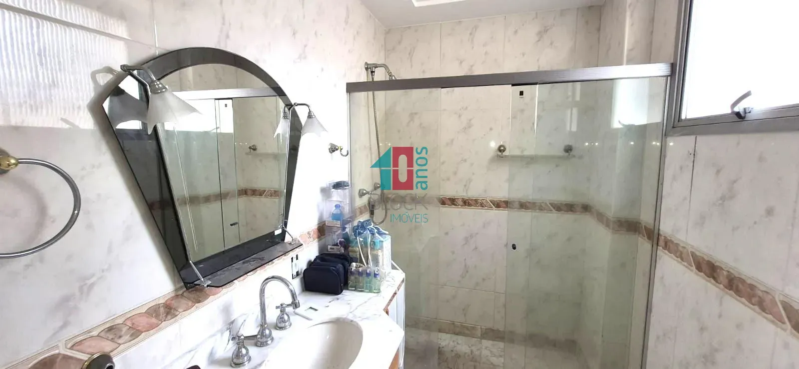 Apartamento com 4 quartos e cozinha separada — photo 36