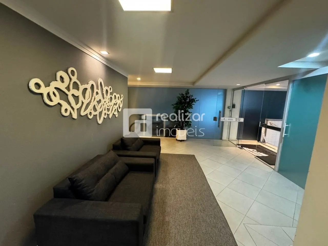 3-bedroom apartment with a built-in balcony grill — photo 16