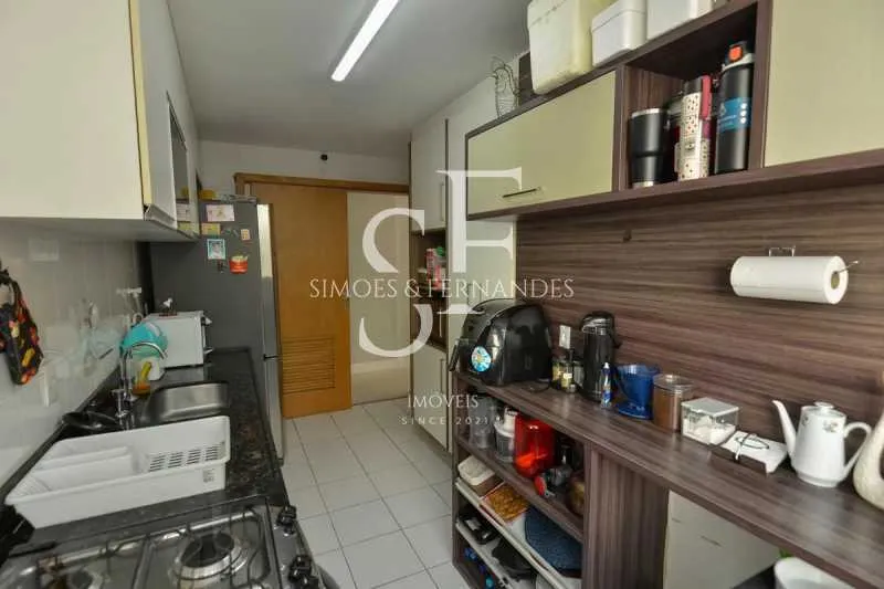 Apartment with 4 bedrooms, balcony and terrace — photo 18