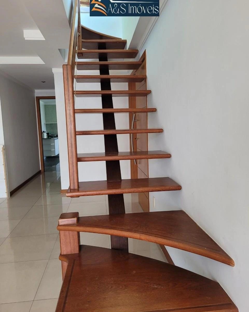 238 m² apartment with 3 parking spaces and 3 en-suites — photo 8