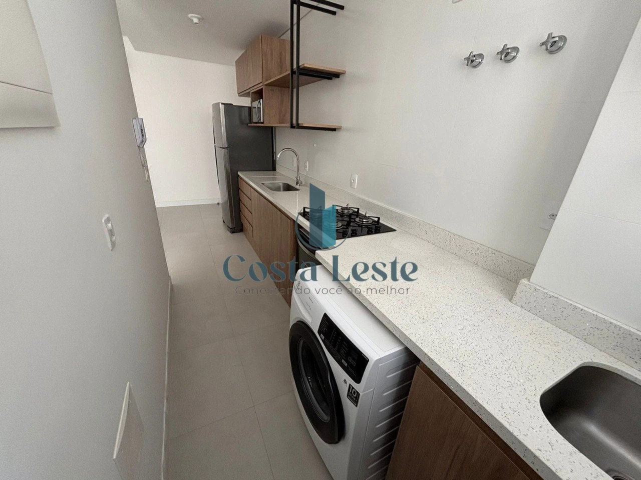 2 en-suite bedrooms in a 63 m² apartment with parking — photo 4