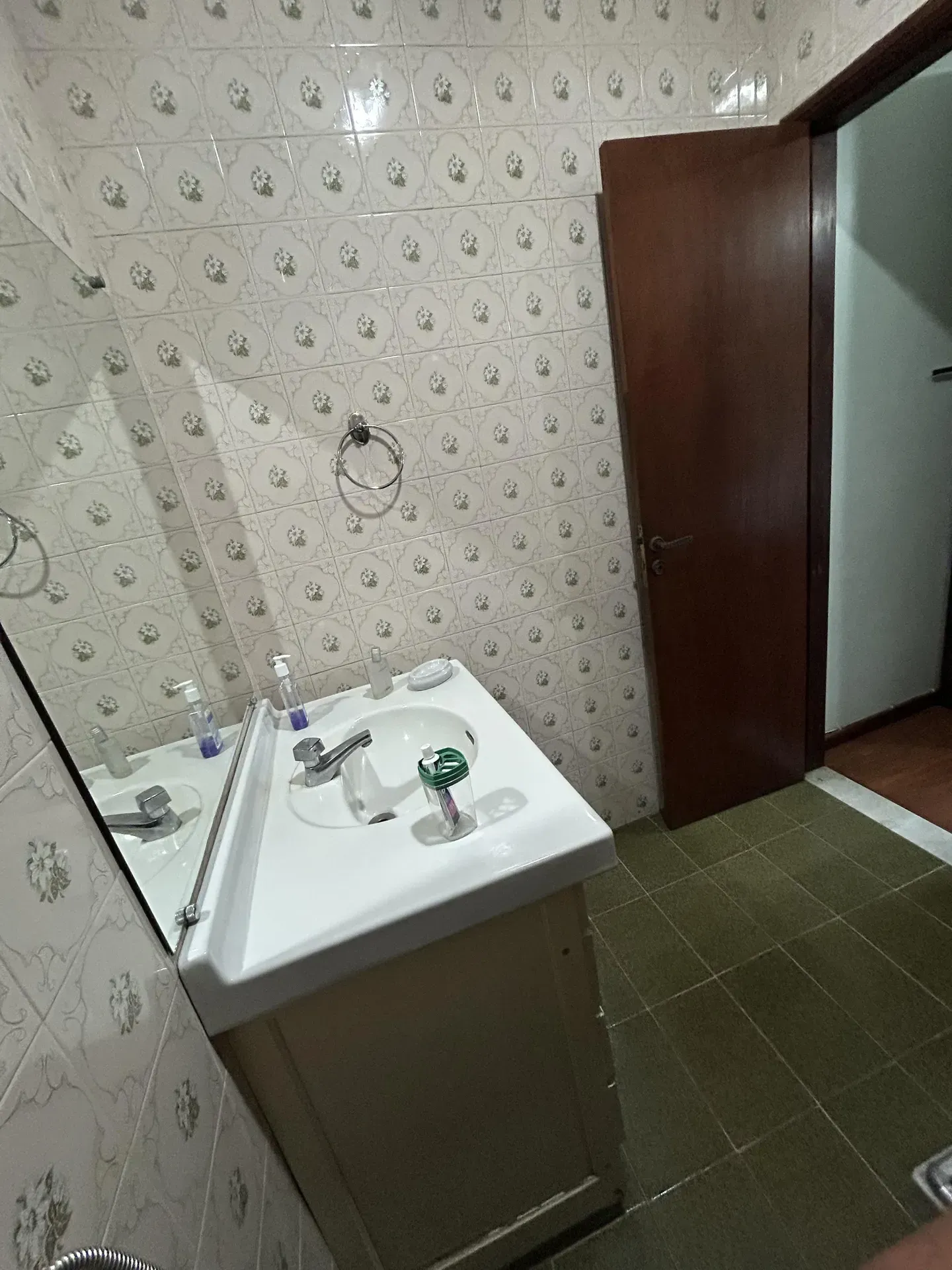 Casa com 4 quartos e 4 banheiros com box de vidro — photo 16
