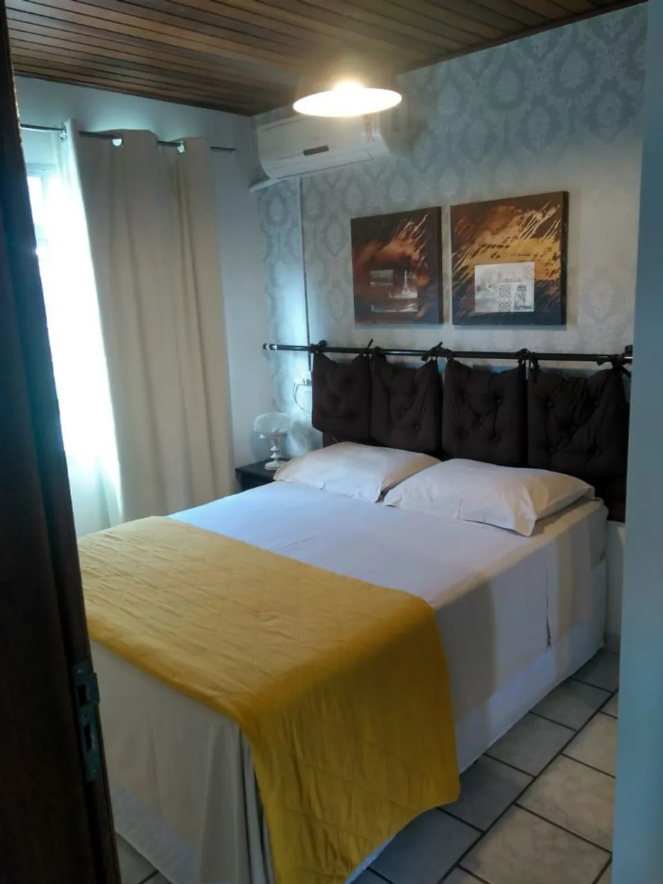 2-bedroom apartment with a mountain view in Florianópolis
