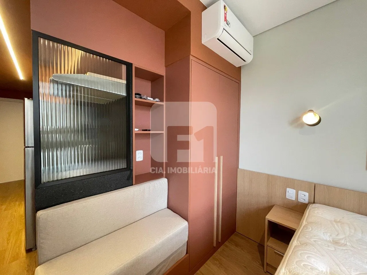 Furnished 45 m² studio with 1 bedroom and open kitchen — photo 16